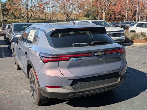 New 2026 Chevrolet Equinox EV LT FWD image 6