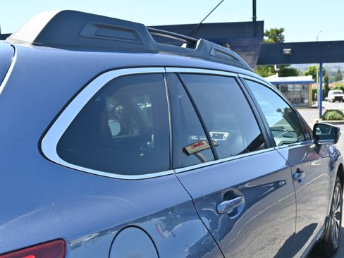 Used 2016 Subaru Outback 2.5i Limited w/ Popular Package #4 AWD/4WD image 21
