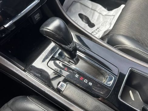 Used 2017 Honda Accord Sport image 19