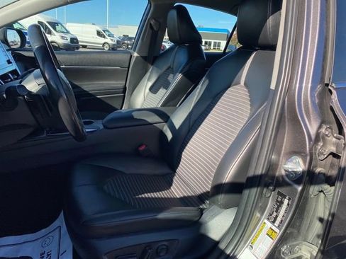 Used 2022 Toyota Camry SE image 13