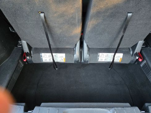 Used 2017 Ford Explorer XLT w/ Equipment Group 202A image 20