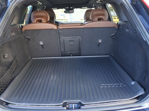 Used 2023 Volvo XC60 B5 Ultimate w/ Protection Package Premier image 20