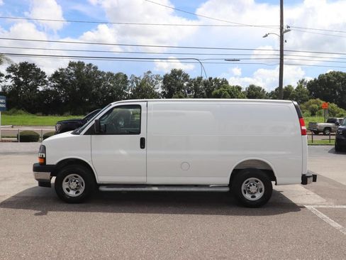 Used 2025 Chevrolet Express 2500 w/ Driver Convenience Package RWD image 8
