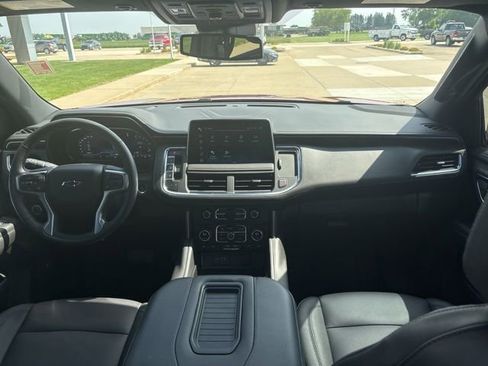Used 2024 Chevrolet Tahoe Z71 w/ Luxury Package AWD/4WD image 25