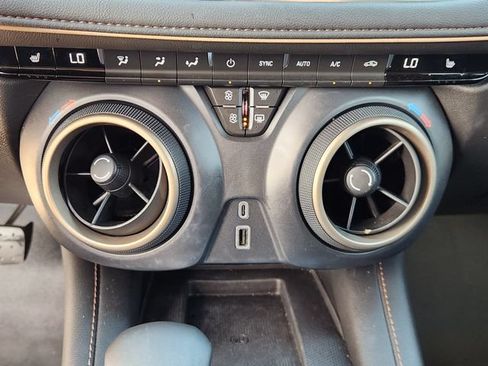 Used 2024 Chevrolet Blazer Premier FWD image 18