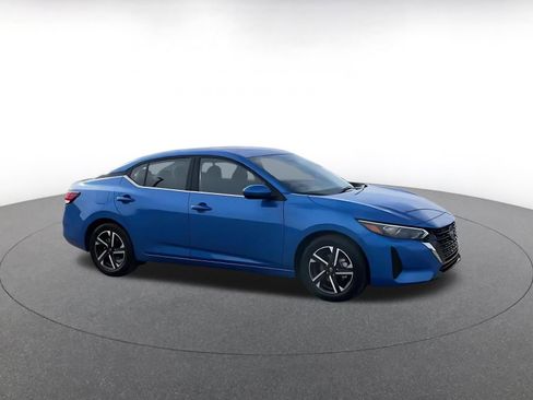 Used 2025 Nissan Sentra SV image 2