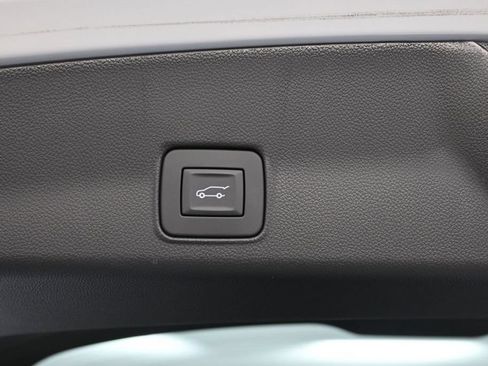 Used 2025 Chevrolet TrailBlazer LT w/ Convenience Package FWD image 39