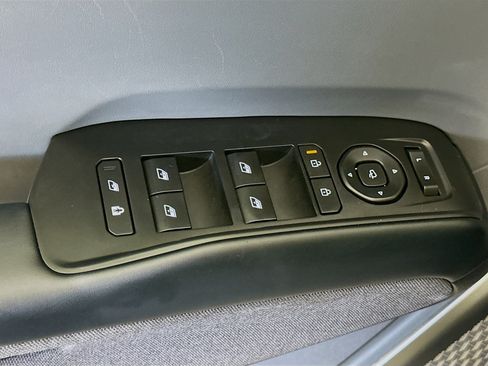 Used 2024 Kia EV9 Land AWD/4WD image 15