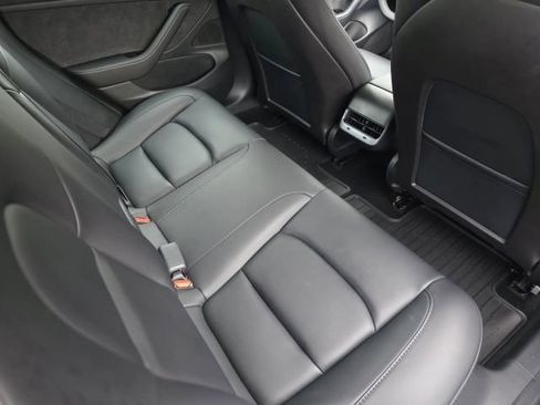 Used 2020 Tesla Model 3 Standard Range Plus image 32