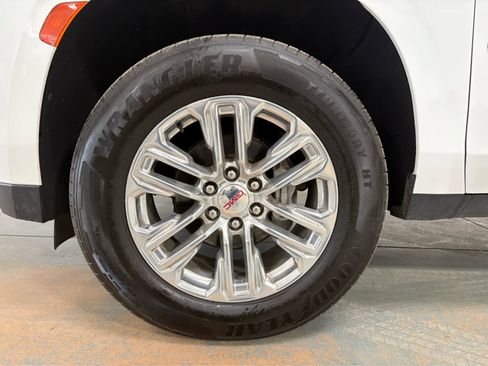 Used 2024 GMC Yukon XL SLE AWD/4WD image 12