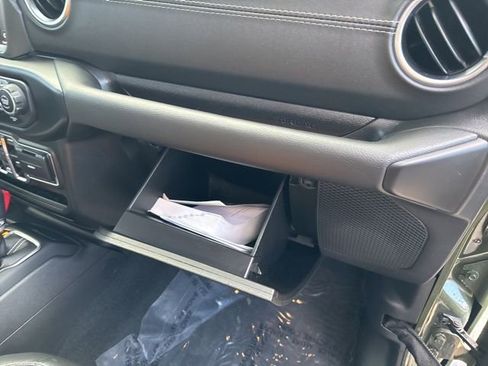 Used 2022 Jeep Wrangler Unlimited Sahara 4xe image 35