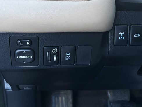 Used 2013 Toyota RAV4 Limited image 13