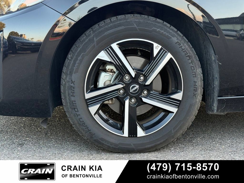 Used 2025 Nissan Sentra SV FWD image 32