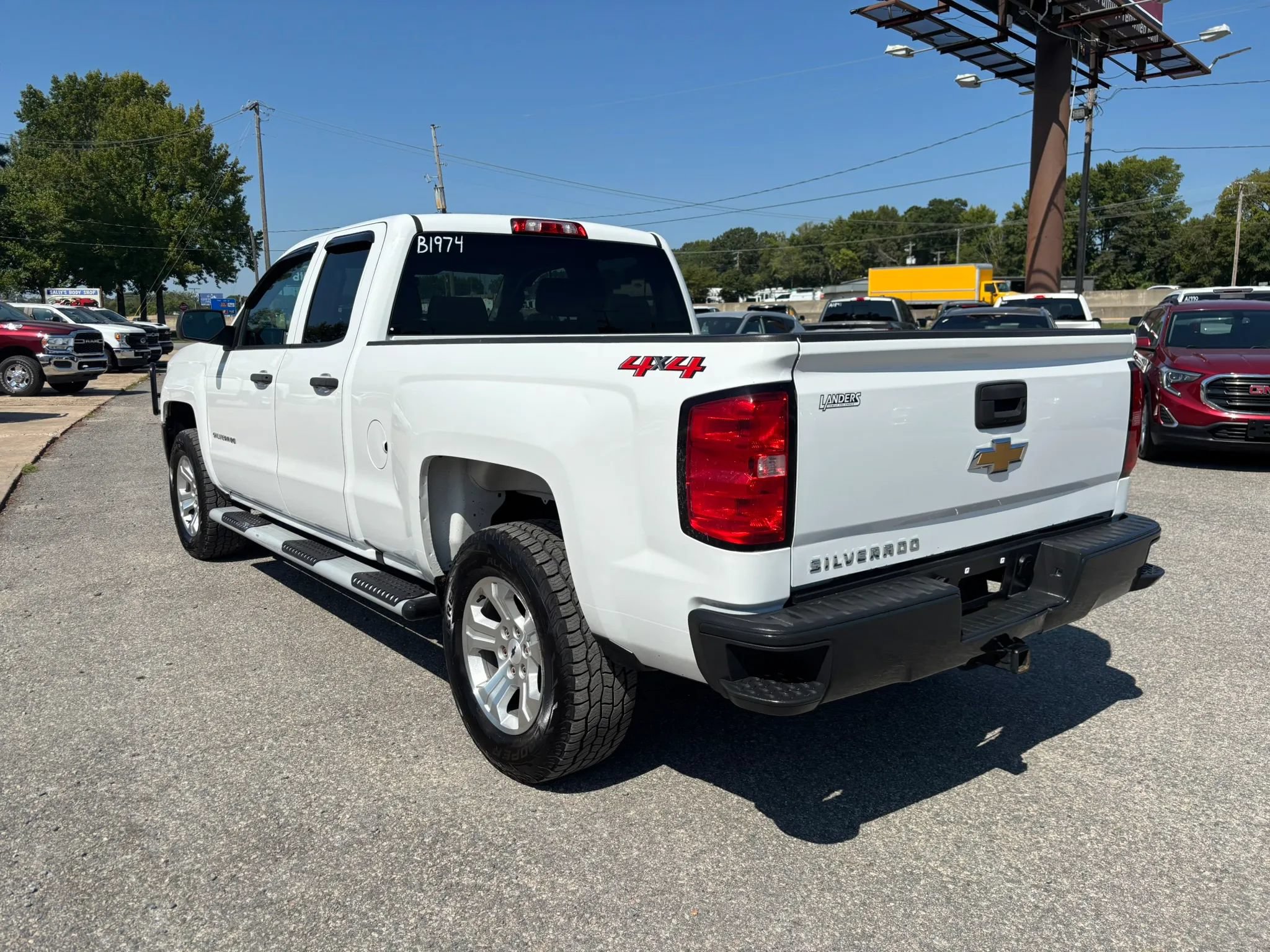 Used 2018 Chevrolet Silverado 1500 W/T w/ WT Convenience Package AWD/4WD image 3