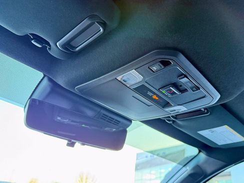 Used 2025 Toyota 4Runner Trailhunter image 30