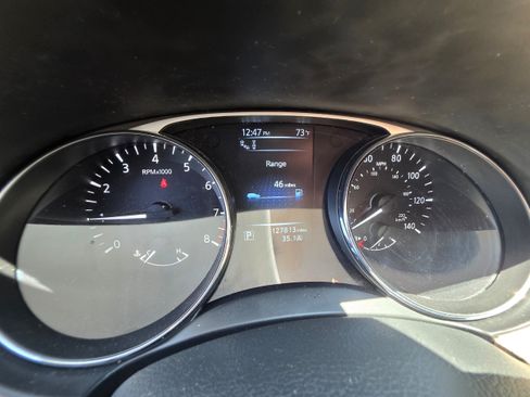 Used 2016 Nissan Rogue SL w/ SL Premium Package FWD image 10
