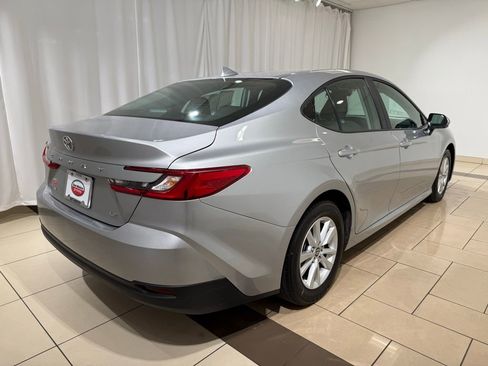 Certified 2025 Toyota Camry SE image 5