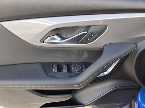 New 2025 Chevrolet Blazer LT w/ Midnight/Sport Edition image 9