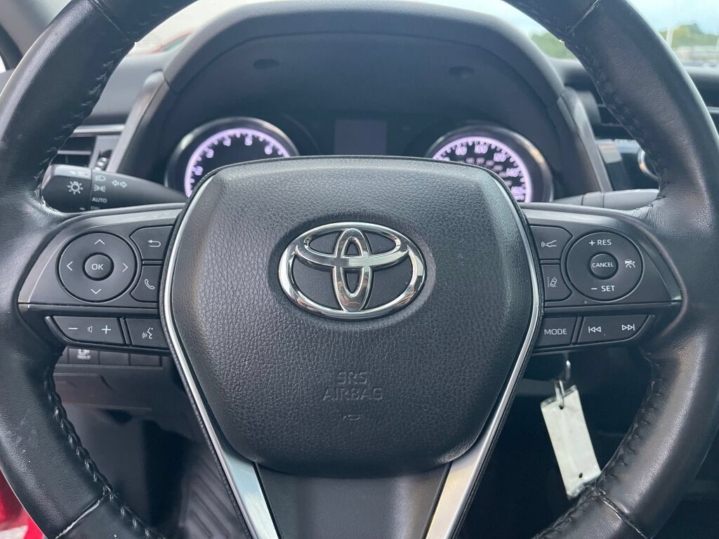 Used 2020 Toyota Camry SE FWD image 15