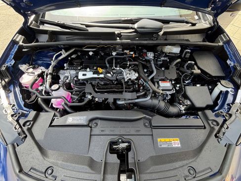 Used 2025 Toyota Prius LE image 32