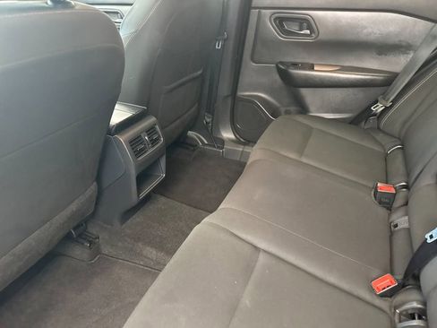 Used 2024 Nissan Rogue S AWD/4WD image 11