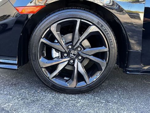 Used 2017 Honda Civic Sport Touring image 8