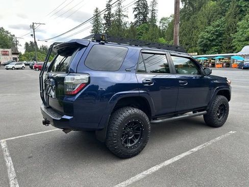 Used 2014 Toyota 4Runner SR5 AWD/4WD image 5
