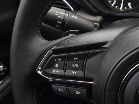 New 2025 MAZDA CX-5 Signature image 22