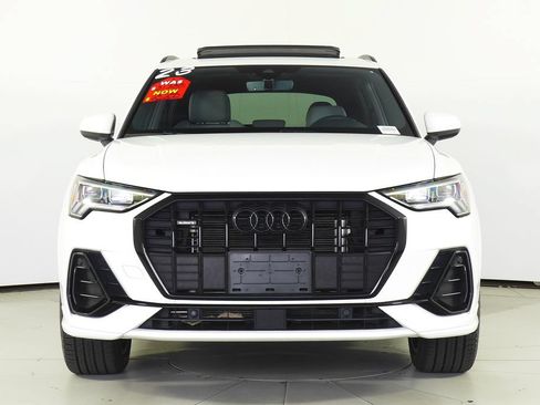 Used 2023 Audi Q3 2.0T Premium w/ Black Optic Sport Package AWD/4WD image 3