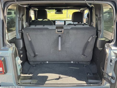 Used 2024 Jeep Wrangler Sport AWD/4WD image 10