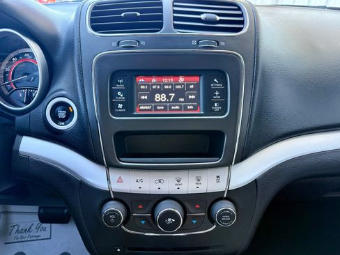 Used 2017 Dodge Journey SXT w/ Premium Group FWD image 23