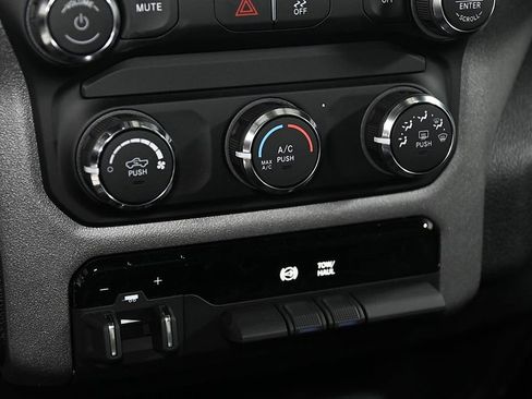 New 2024 RAM 2500 Tradesman w/ Chrome Appearance Group AWD/4WD image 10