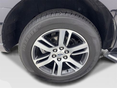 Used 2022 Ford Expedition Max Limited image 93