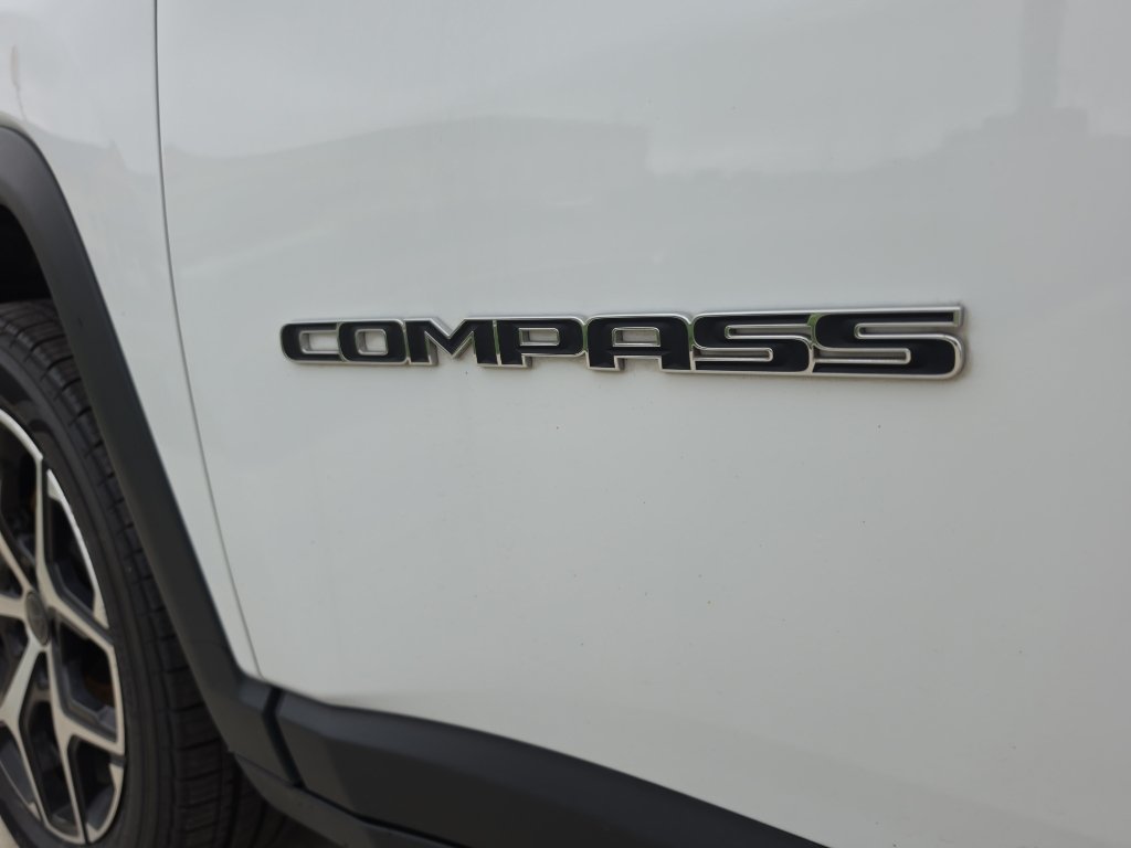 Used 2025 Jeep Compass Limited AWD/4WD image 21