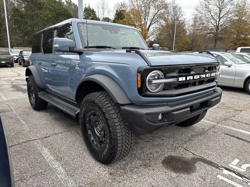 Certified 2025 Ford Bronco Outer Banks w/ Sasquatch Package image 1