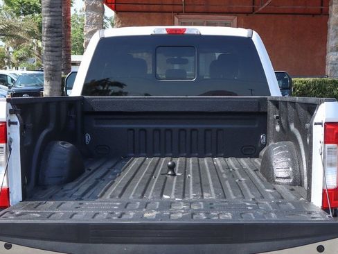 Used 2017 Ford F350 Lariat w/ Chrome Package image 8