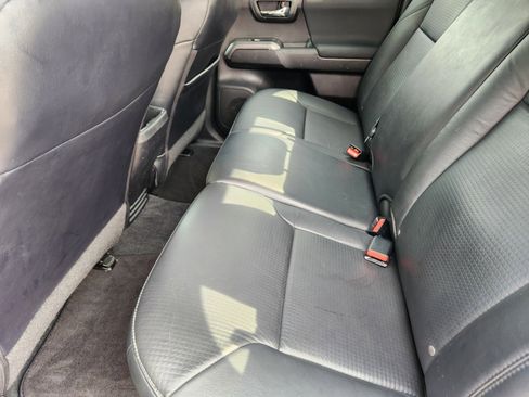 Used 2021 Toyota Tacoma TRD Off-Road w/ TRD Premium Off Road Package image 13