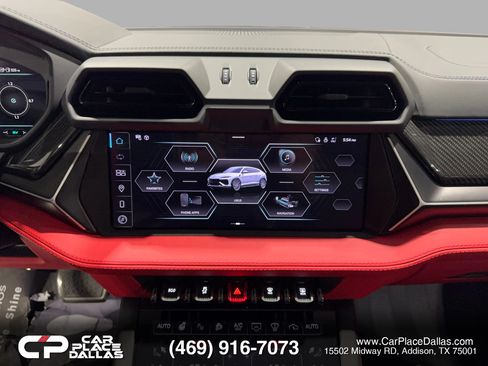 Used 2025 Lamborghini Urus SE AWD/4WD image 39