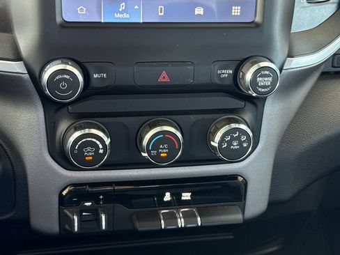 Used 2024 RAM 2500 Big Horn AWD/4WD image 31