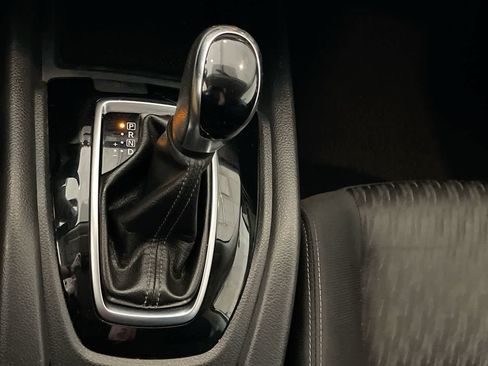 Used 2018 Nissan Rogue SV AWD/4WD image 19