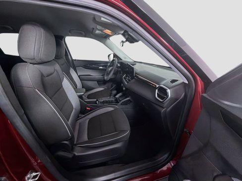 Used 2025 Chevrolet TrailBlazer LT FWD image 28