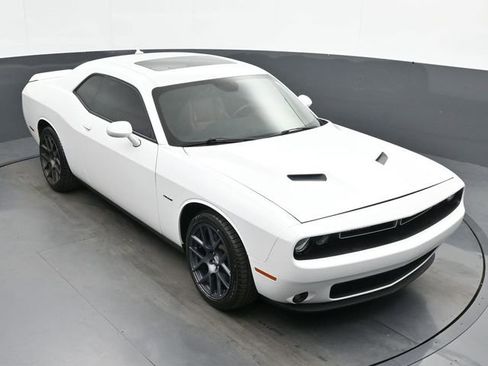 Used 2016 Dodge Challenger R/T Plus image 39