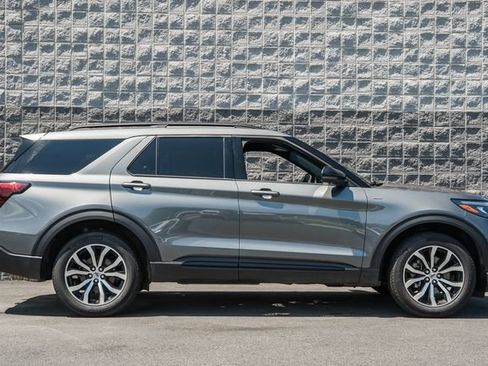 Used 2026 Ford Explorer ST-Line AWD/4WD image 4