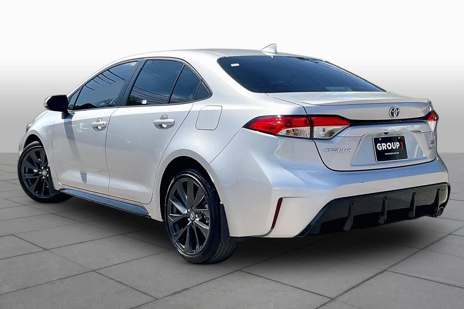 Used 2025 Toyota Corolla SE FWD image 12