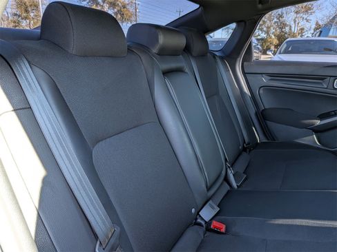 Used 2025 Honda Civic Sport image 32
