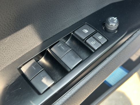 Used 2025 Toyota Camry LE FWD image 17