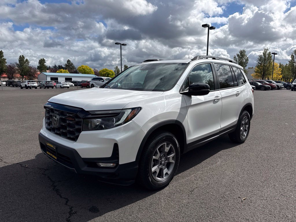 Used 2023 Honda Passport TrailSport image 3