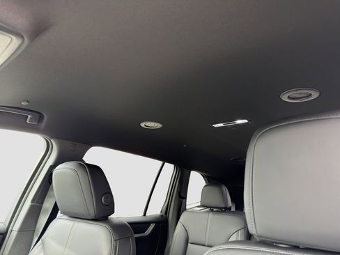 New 2026 GMC Acadia Elevation w/ Elevation Premium Package AWD/4WD image 7