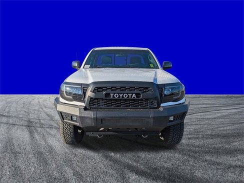 Used 2010 Toyota Tacoma Base image 9