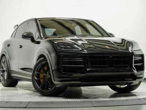 Used 2024 Porsche Cayenne Turbo GT AWD/4WD image 1